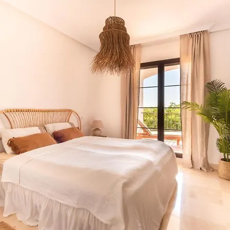 Peaceful, Stylish Hideaway Surrounded By Nature Lägenhet *